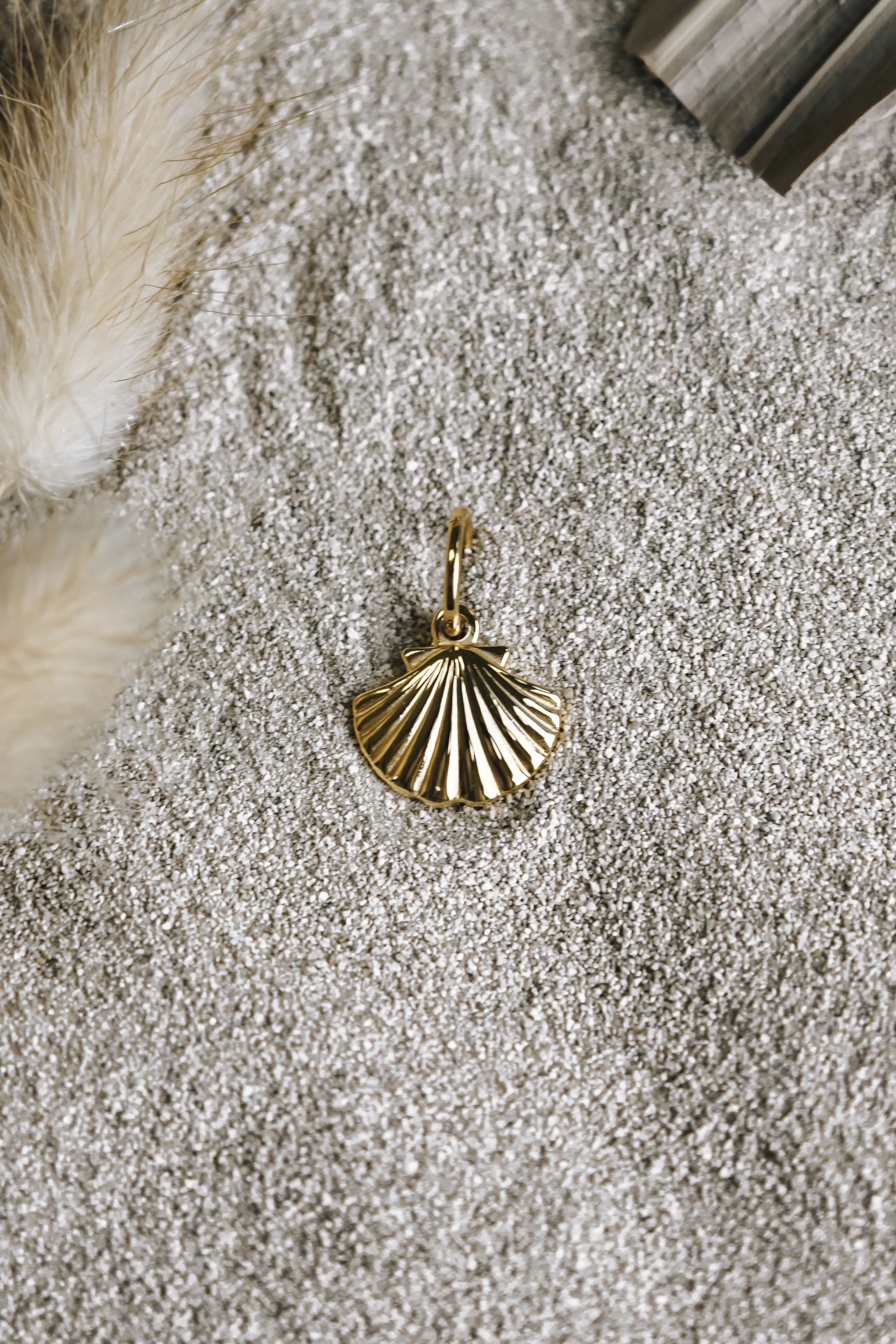 Bikini Charm - Shell